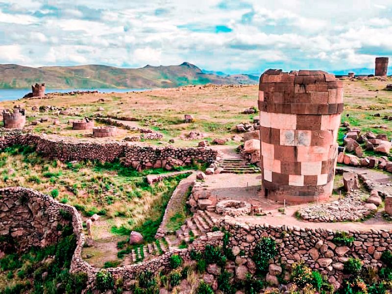 Tour Chullpas de Sillustani Medio Día